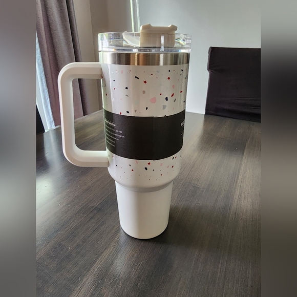 Stanley - Picture 2 of 2